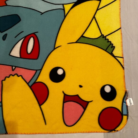 Pokemon Pikachu and Friends 57" x 44" Throw Blanket - Picture 4 of 12